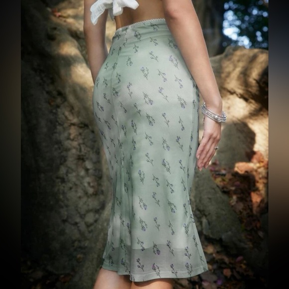 ***SOLD*** NWT Romwe fairycore Skirt - Picture 7 of 7